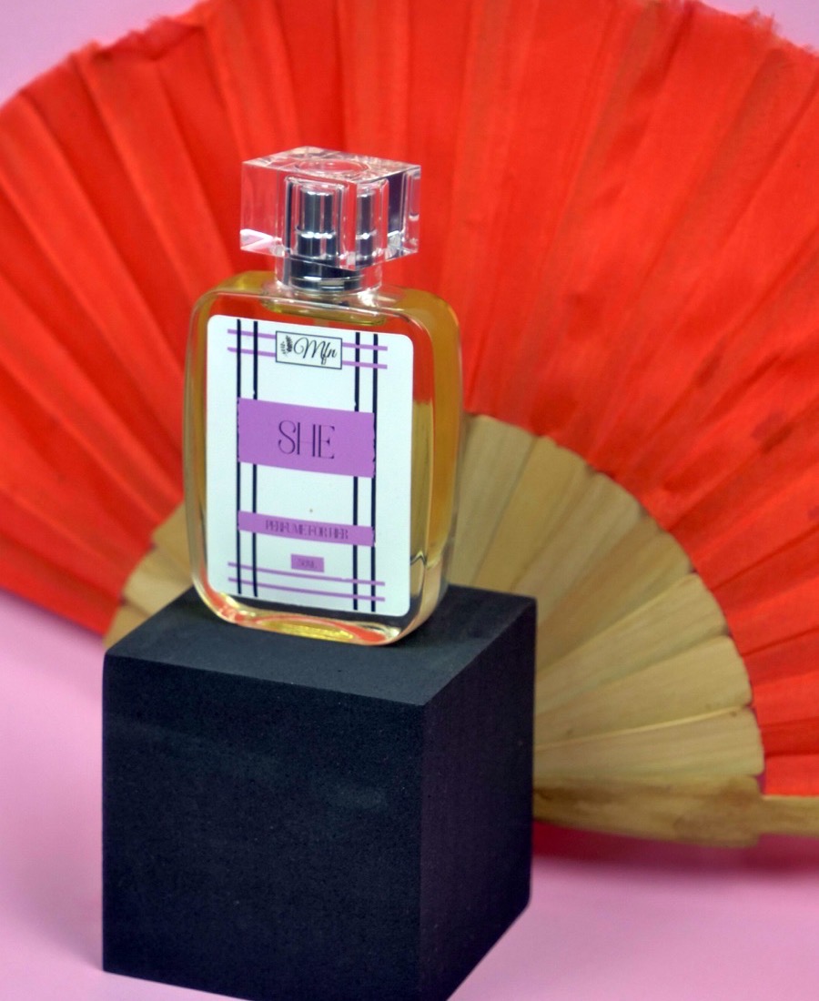 A Mundo Fit Natural perfume from the natural oil-based fragrance range